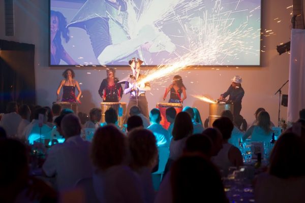 slagwerkact met vuur opening event spektakel